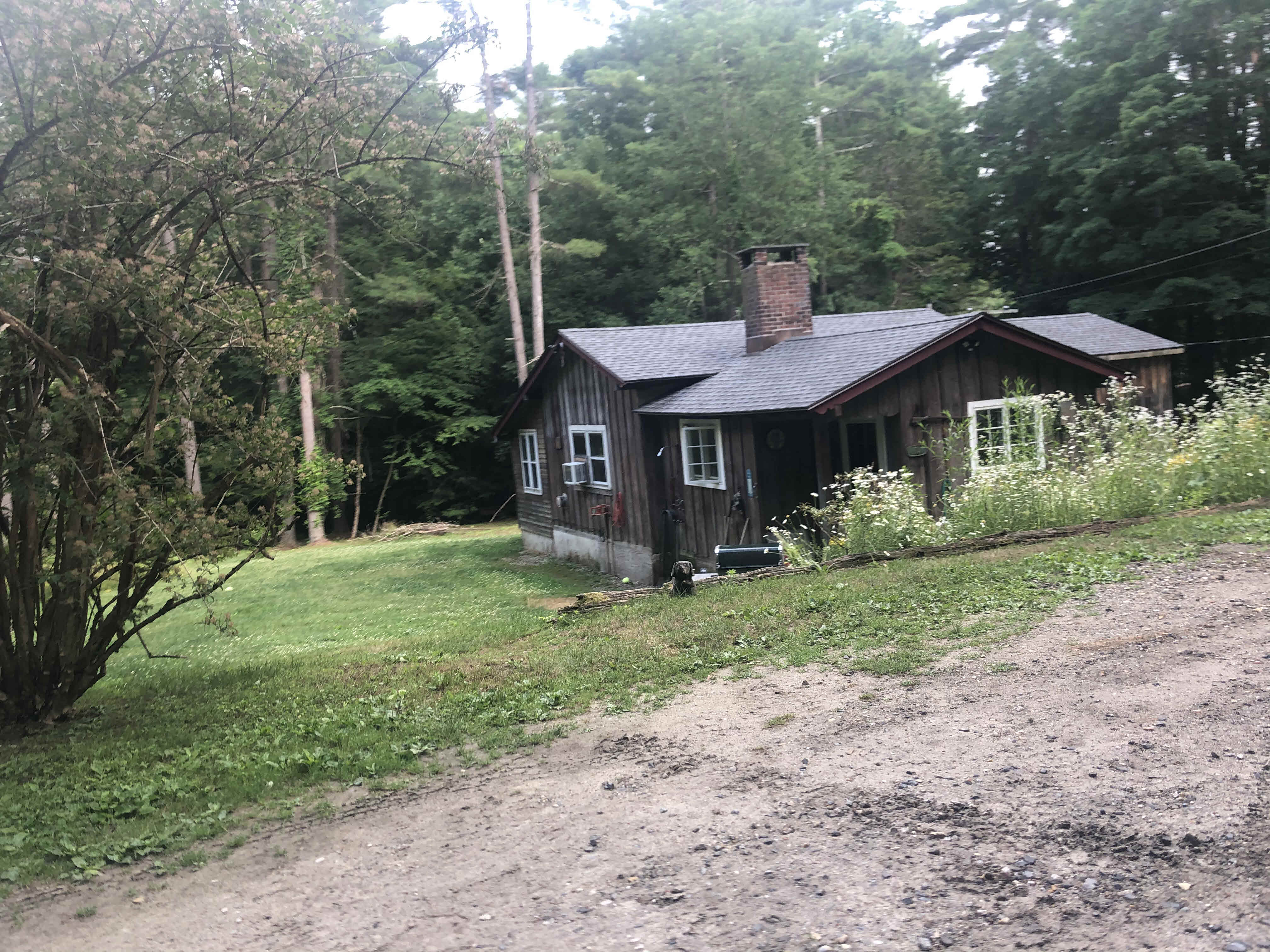 Building photograph for 174 UNDERMOUNTAIN ROAD